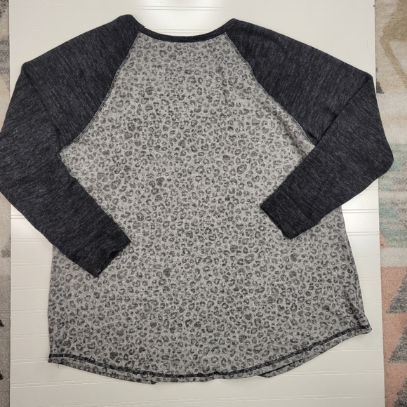 Torrid Raglan Brushed Fleece Tunic 3X - Picture 3 of 3